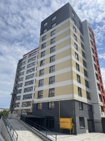 Продаж 1к квартири 49 кв. м на вул. Тролейбусна, Дружба