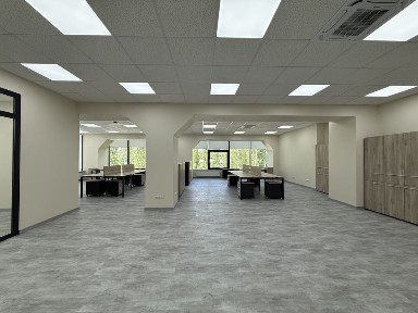 БЕЗ% Офіс 353м² з новим ремонтом та меблями, СВІТЛО НЕ ВИМИКАЮТЬ, два Open Space | Поділ, Некрасова 1-3, можна під впк