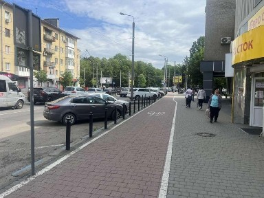 Оренда / фасадне приміщення / Галицька, Івано-Франківськ