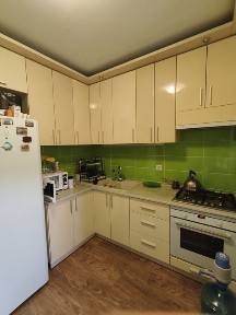 Продаж квартири трьох кімнатної