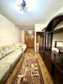 Київ, Шевченківський, вулиця Кирилівська 20