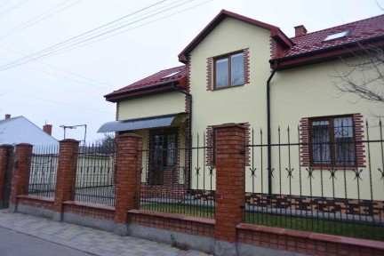 Здам будинок Б. Хмельницького Епіцентр