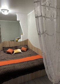 Квартира 1к - 2к, Зарічанська, Центр, Оазис подобово