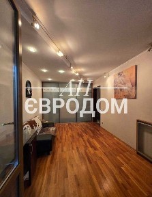 Продам 2к. квартиру на Алексеевке возле м. Алексеевская. Второй этаж !