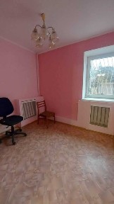 Продається двокімнатна квартира в Центрі міста, перепланована під офіс