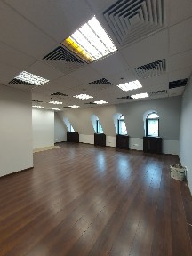 Київ, Верхній Вал вул., 10