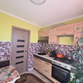 Продається 2-х кімнатна квартира в центрі м. Берегове