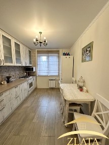 Продаж 3-к квартири на Бабурці