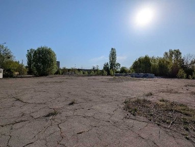 Здамо в оренду майданчик та склади зрампою та напольні на Обухова 66А