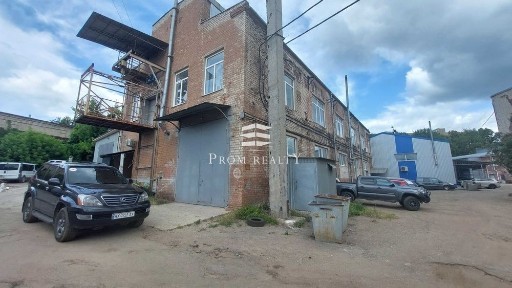 Виробничо - складська будівля в центрі міста!