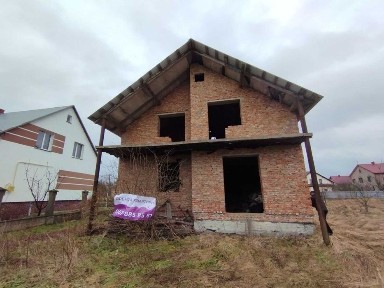Продаж 5-к. будинок з ділянкою в м. Мостиська