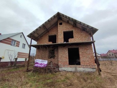 Продаж 5-к. будинок з ділянкою в м. Мостиська