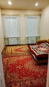 продаж 1 кімнатної квартири в центрі