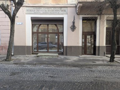 Фасадне приміщення в центрі БЕЗ КОМІСІЇ