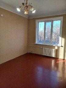 Світла 3-кімн сталінка 73 м², 3 поверх, центр 9 кв. ЮГОК, без ріелтора