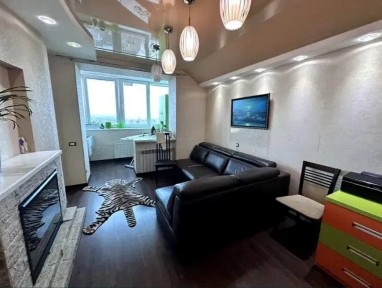 Продаж 3-кімнатної квартири 92 м², Парковая вул.