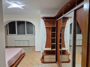 Здається 3к квартира біля озера