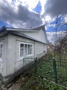Продаж будинку. Малиничі біля водойми.