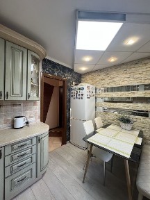 В продажу 4 к к на вул. Південній з євроремонтом ( сертифікат )