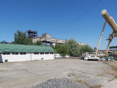 Промкомплекс - 0,76 га, 400 кВт, крани 2т/5т/12т, заїзд для фур. Рівне