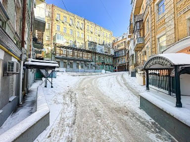 Продам новий міні готель в історичному центрі Києва в. Михайлівська 24/