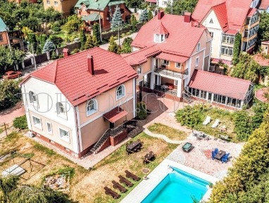 Київська обл., Києво-Святошинський район, с. Софіївська Борщагівка