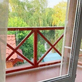 Киев, Дамбовая ул.