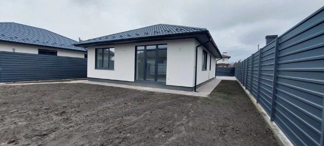 Новий будинок з газом, 100 кв. м. Нові Петрівці