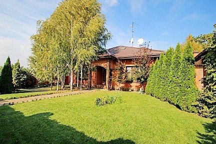 Продажа дома 240 м², Кристальный ул., 001