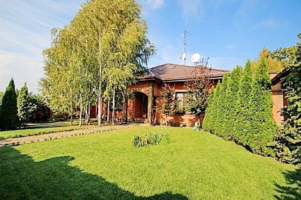 Продаж будинку 240 м², Кристальный ул., 001