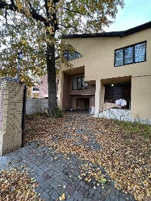 Продаж котеджу 470 м², Батумська вул., ул. 38