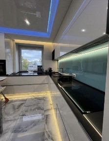 Продаж 4-кімнатної квартири 90 м², Соборності вул., 30А К2