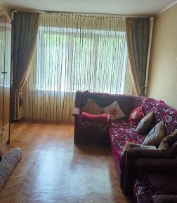 Продаж 3-кімнатної квартири 67 м², Богдана Хмельницького вул.