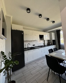 Продаж 3-кімнатної квартири 92 м², Нижня Берегова вул.