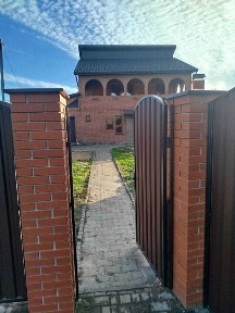 Продам 2-поверховий будинок 250 кв. м, ділянка 16 соток, затишний центр