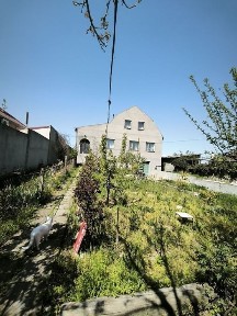 Продам будинок з цокольним та мансардними поверхами