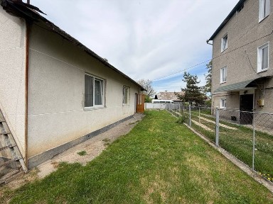 Продам будинок в с. Угринів в 5хв від міста.