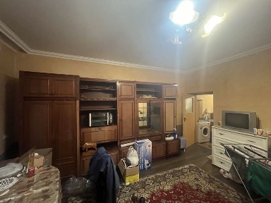 Продаж квартири в центрі.