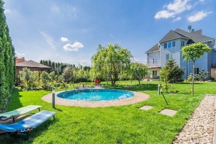 Оренда котеджу 220 м², Золочівська вул.