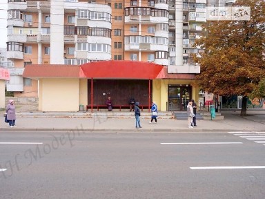 Капітальна крамниця уздовж пр-ту Перемоги на зупинці продаж Харків