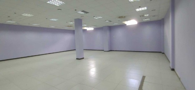 Харків. Продаж - торгівельні приміщення біля метро Індустріальна!