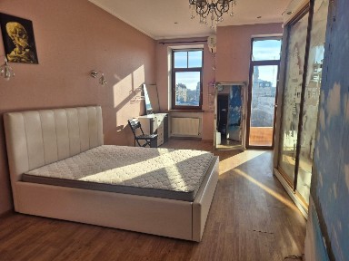 Аренда 2-комнатной квартиры 100 м², Жуковского ул., 10