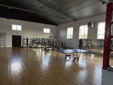 Спортзал з обладнанням