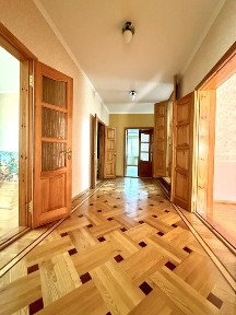 Продається будинок в космічному мк-ні