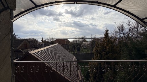 Двоповерховий будинок у Заводському районі.