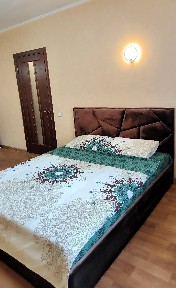 2-кімнатна квартира подобово 48 м², Робітнича вул., 83