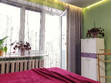 Дніпро, Маршала Малиновського вул., 18