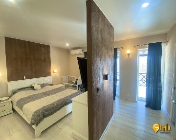Продаж будинку 212 м²