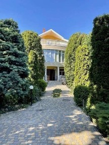 Продаж будинку 680 м², Львівська вул., 74