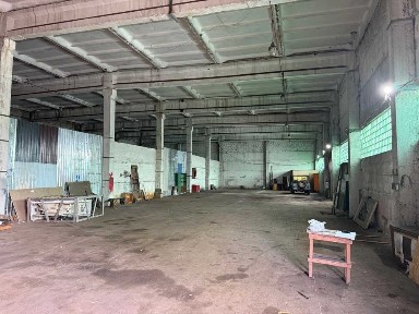 Оренда складу 432 м² у Вінниці зі стелажами